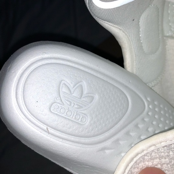 Yeezy 350 Boost v2 “Cream White” - Picture 5 of 6